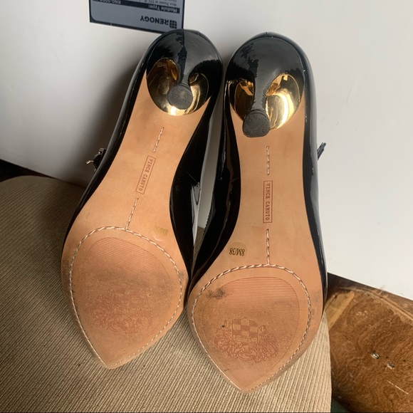Excellent condition Vince Camuto heals - Picture 5 of 6